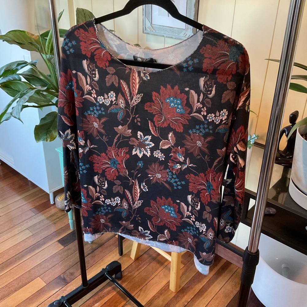 Floral Black and Red (copper) M Made in Italy Women's Top